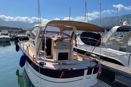 Charter Motorboat Jeranto 750 Cabin Capri