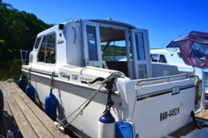 Rental Houseboats Custom Viking 750 Sedan Mecklenburgische Seenplatte