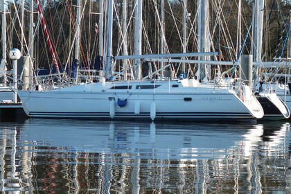 Rental Sailboat Jeanneau Sun Odyssey 37.1 Arzal