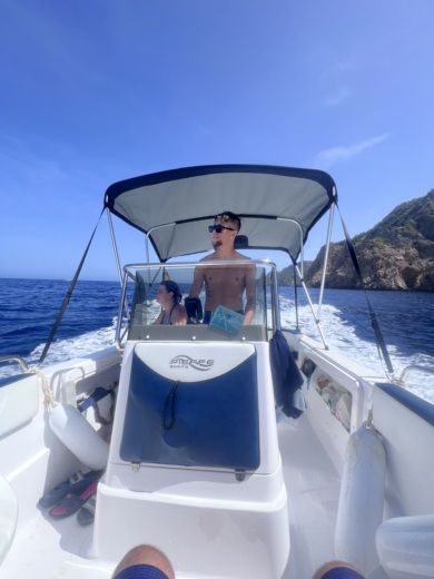 Valence Motorboat Fabiette nautica services Open 580 alt tag text