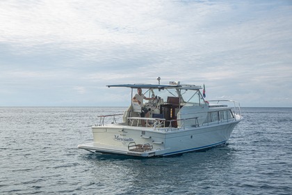 Noleggio Barca a motore Cris craft Commander 31 Forio