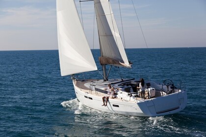 Rental Sailboat JEANNEAU SUN ODYSSEY 479 Kontokali