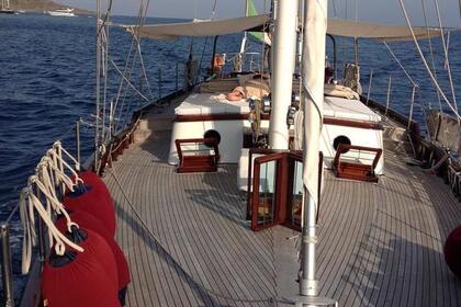 Noleggio Barca a vela Mostes One Off Porto Azzurro