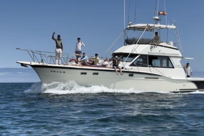Hire Motorboat Yate Victoria Hatteras 46 convertible Gijón