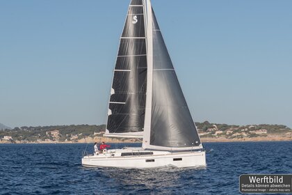 Ενοικίαση Ιστιοπλοϊκό σκάφος Beneteau Oceanis 38.1 Κρκ