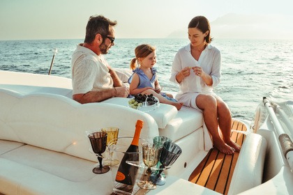 Hire Motorboat Marina d'Arechi Cranchi CSL 28 Salerno