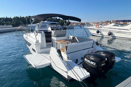 Charter Motorboat Bénéteau Flyer 9 SUNdeck Rovinj