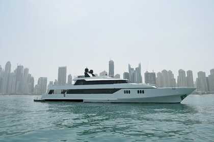 Noleggio Barca a motore 18- 16 MT 3 CABINS LUNA ROSA 48 FT 2018 Dubai