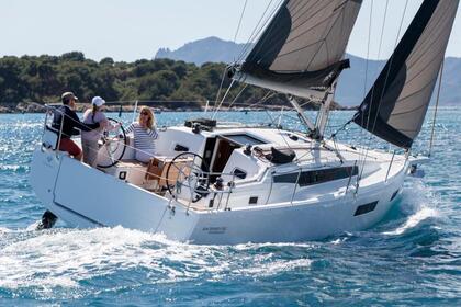 Hyra båt Segelbåt Jeanneau Sun odyssey 350 La Rochelle
