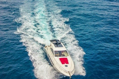 Charter Motorboat Sea Ray 53 La Romana