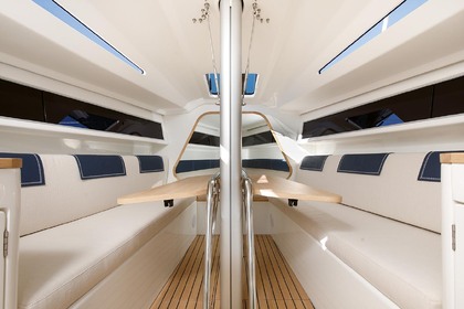 Charter Sailboat Italia Yachts Italia 9.98 Punat