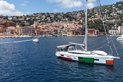 Charter Sailboat Bavaria 42 cruiser Saint-Mandrier-sur-Mer