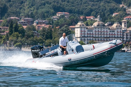 Rental Motorboat Marshall M4 Touring 665 Sète