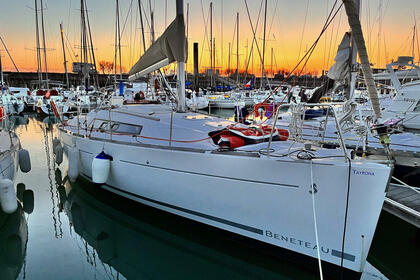 Rental Sailboat Bénéteau Oceanis 34 La Rochelle