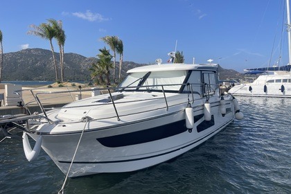 Miete Motorboot Jeanneau MERRY FISHER 1095 Saint-Florent