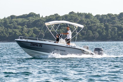 Hire Motorboat Orizzonti Andromeda 635 Pula