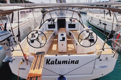 Hire Sailboat Jeanneau Sun Odyssey 410 - 3 cab. Marina Hramina
