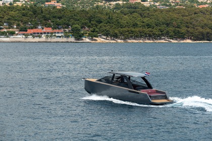 Rental Motorboat Colnago 33 JG Split