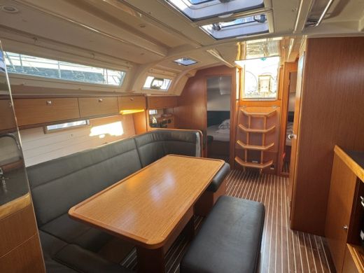 Sailboat  Bavaria Cruiser 41 boat plan