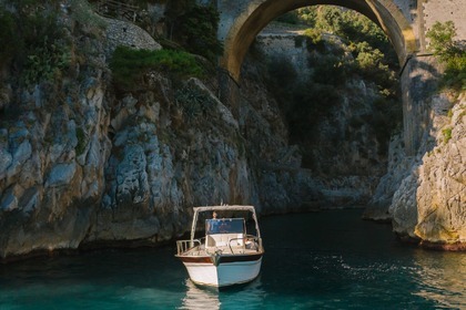 Rental Motorboat acquamarina 750 Italy
