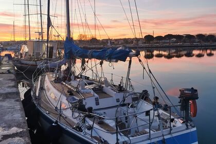 Hire Sailboat Wauquiez Centurion 42 Pointe-a-Pitre