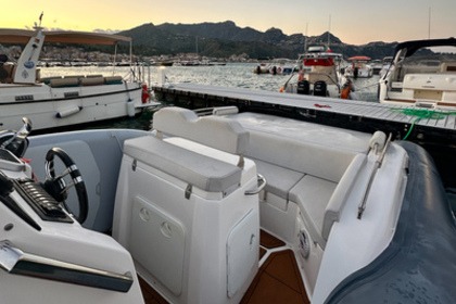 Hire Motorboat Sea Pro 248 Bay Blue Naxos