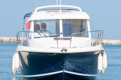 Charter Motorboat Jeanneau Merry fisher 725 Legend Port Camargue