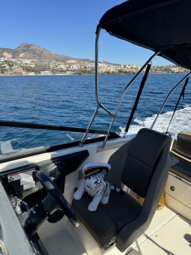 Benalmádena Motorboat Quicksilver 605 ACTIV CRUISER alt tag text