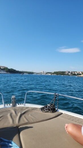 Pola Motorboat Pacific Craft 750 Sun Cruiser alt tag text