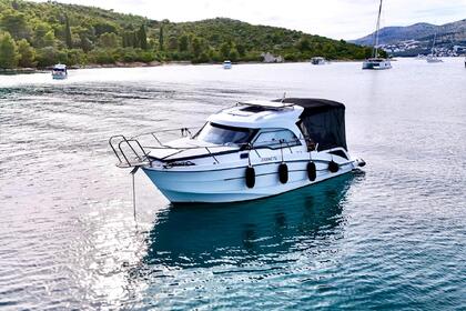 Hyra båt Motorbåt Beneteau Antares 8 ob Trogir
