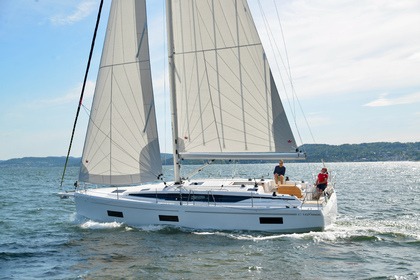 Hyra båt Segelbåt Bavaria Bavaria Cruiser 42 Sukošan