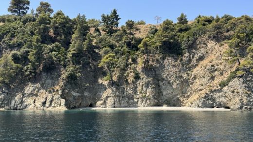 Chalcidique Motorboat Compass 7s alt tag text