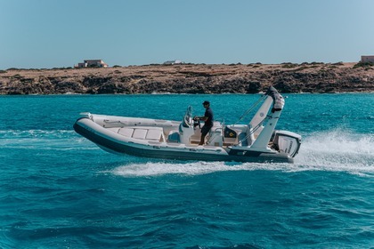 Hyra båt RIB-båt VALIANT 750 CRUISER Ibiza
