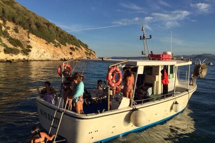 Location Bateau à moteur Gozzo vetroresina 10 Golfo Aranci