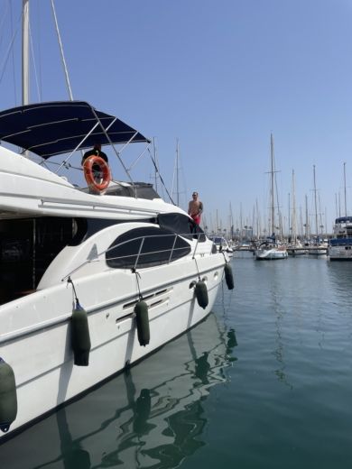 Barcelona Motor Yacht AZIMUT 46 alt tag text