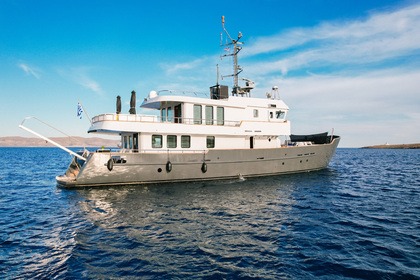 Hyra båt Motorbåt Custom Line 108'3" Laurion