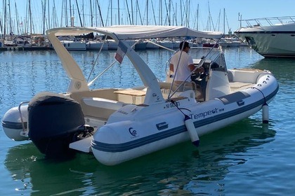 Ενοικίαση Φουσκωτό Capelli Capelli Tempest 800 Golfe Juan