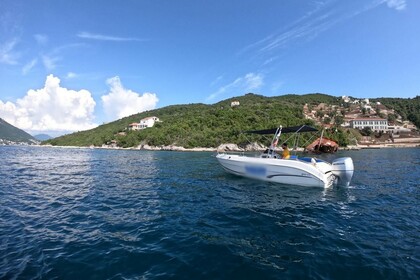 Hire Motorboat Gaia 220 Herceg Novi