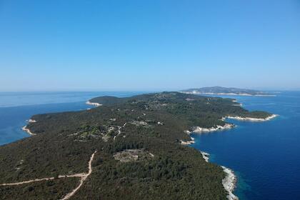 Charter Sailboat Beneteau Oceanis 473 Fiskardo