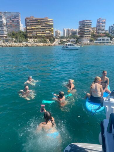 Alicante Motorboat Doqueve 360 11 metros alt tag text