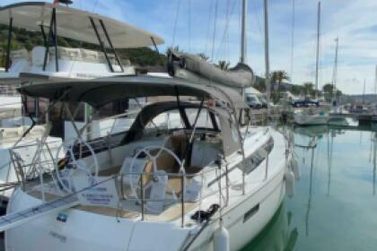 Charter Sailboat Bavaria Cruiser 37 Valencia