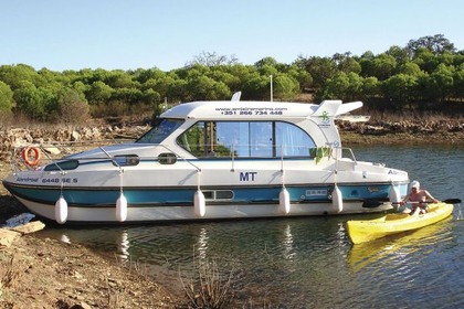 Charter Houseboat Sedan 1010 Amieira