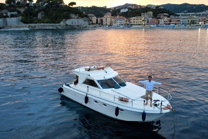 Miete Motorboot Mochi Craft 33 fly Savona