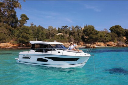 Charter Motorboat  Merry Fisher 1095 Bacoli
