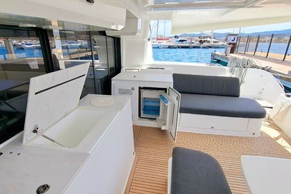 Hire Catamaran LAGOON 460-4 CABINS Sint Maarten
