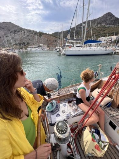 Puerto de la Selva Sailboat HALBERG RASSY 33 MISTRAL alt tag text