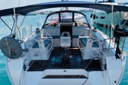 Charter Sailboat Bavaria Cruiser 46 Sukošan