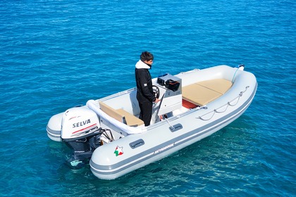 Noleggio Gommone Novamarine RH460 Villasimius