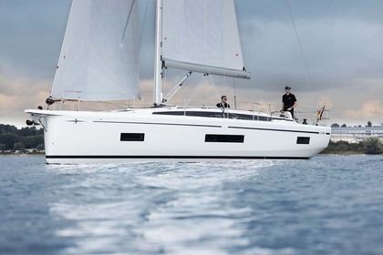 Hire Sailboat Bavaria Yachtbau Bavaria C46 - 5 cab. Palma de Mallorca