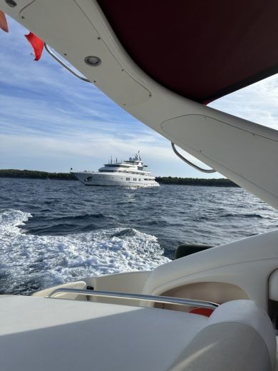 Sint Francois County Motorboat Monterey 315 SPORT CRUISER alt tag text